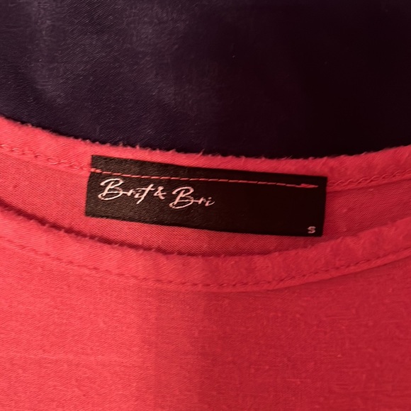 Really cute ruffle top - Picture 4 of 4